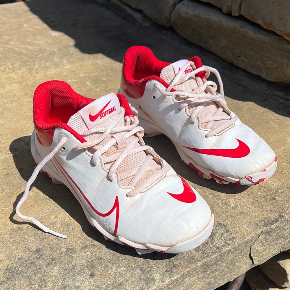 Nike cleats size youth 3.5